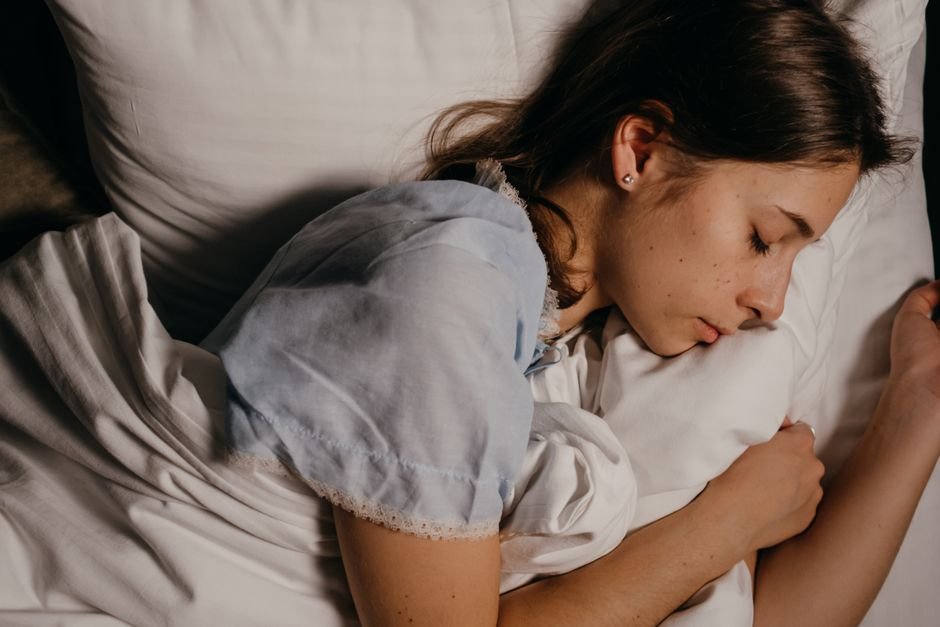 Chambre paisible dans la pénombre